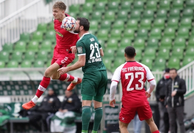 FC Homburg vs SC Freiburg 2 - Johannes Manske gegen Stefano Maier
