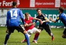 1. FC Kaiserslautern gegen 1. FC Saarbrücken - Marvin Pourié (zweiter von links) im Duell mit dem Ex-Lauterer Steven Zellner.