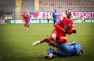 1. FC Kaiserslautern gegen SV Meppen - Kenny Prince Redondo (links) wird von Jeron Al-Hazaimeh abgeräumt.