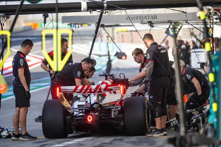 F1 Test Bahrain 2026 Haas Esteban Ocon 026