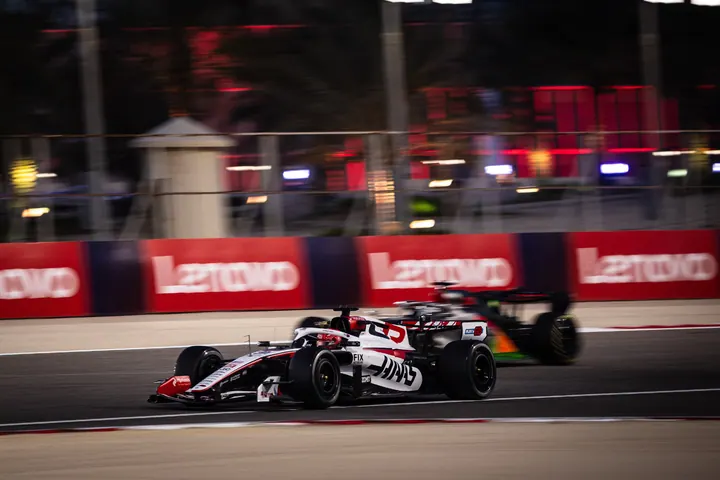 F1 Test Bahrain 2026 Haas Esteban Ocon 010