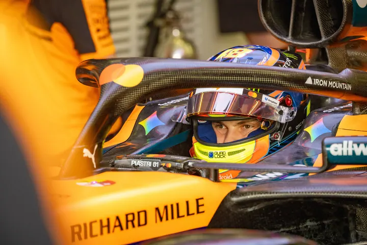 F1 Test Bahrain 2026 McLaren Oscar Piastri 042